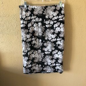 Torrid High Waisted Gray Floral Skirt Size 4